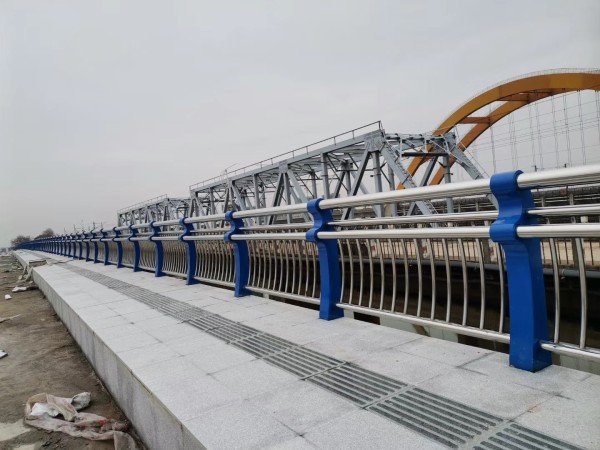 不銹鋼復合管橋梁護欄