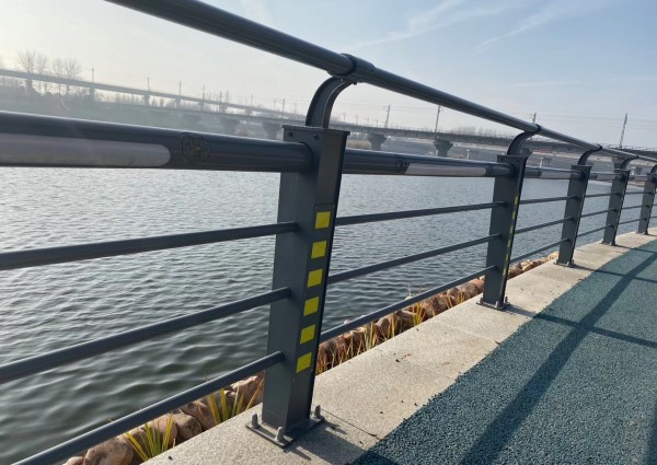 橋梁河道欄桿